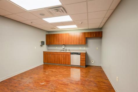 754 N Center Point Road Hiawatha IA 52233