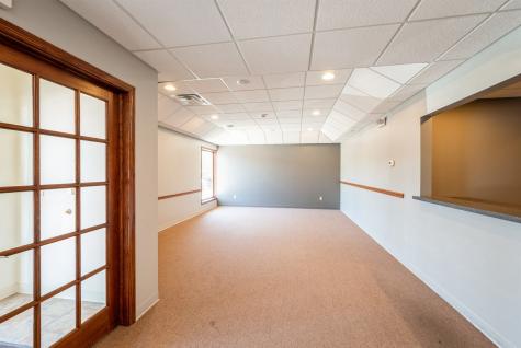 754 N Center Point Road Hiawatha IA 52233