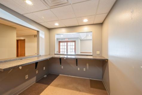 754 N Center Point Road Hiawatha IA 52233