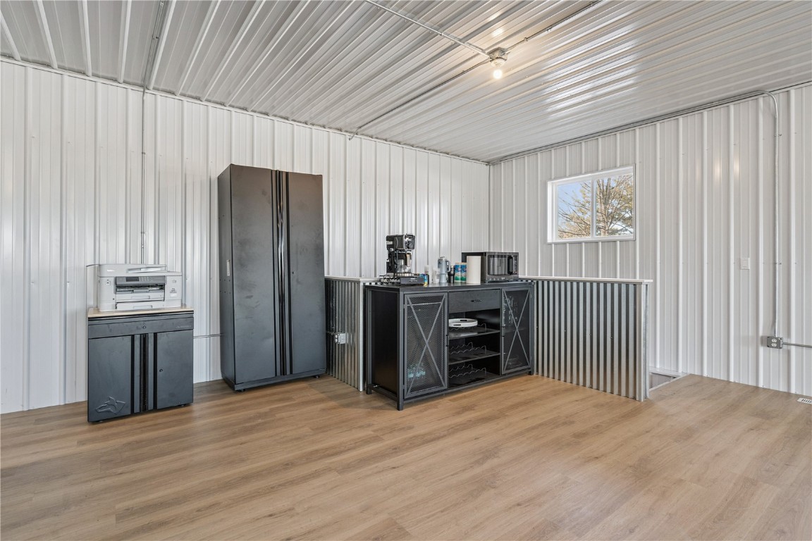 3230 N Center Point Road Robins IA 52328