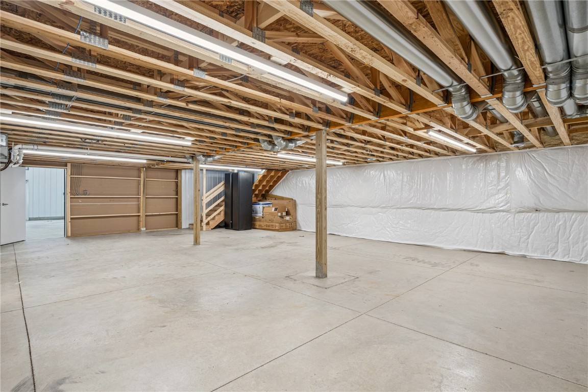 3230 N Center Point Road Robins IA 52328