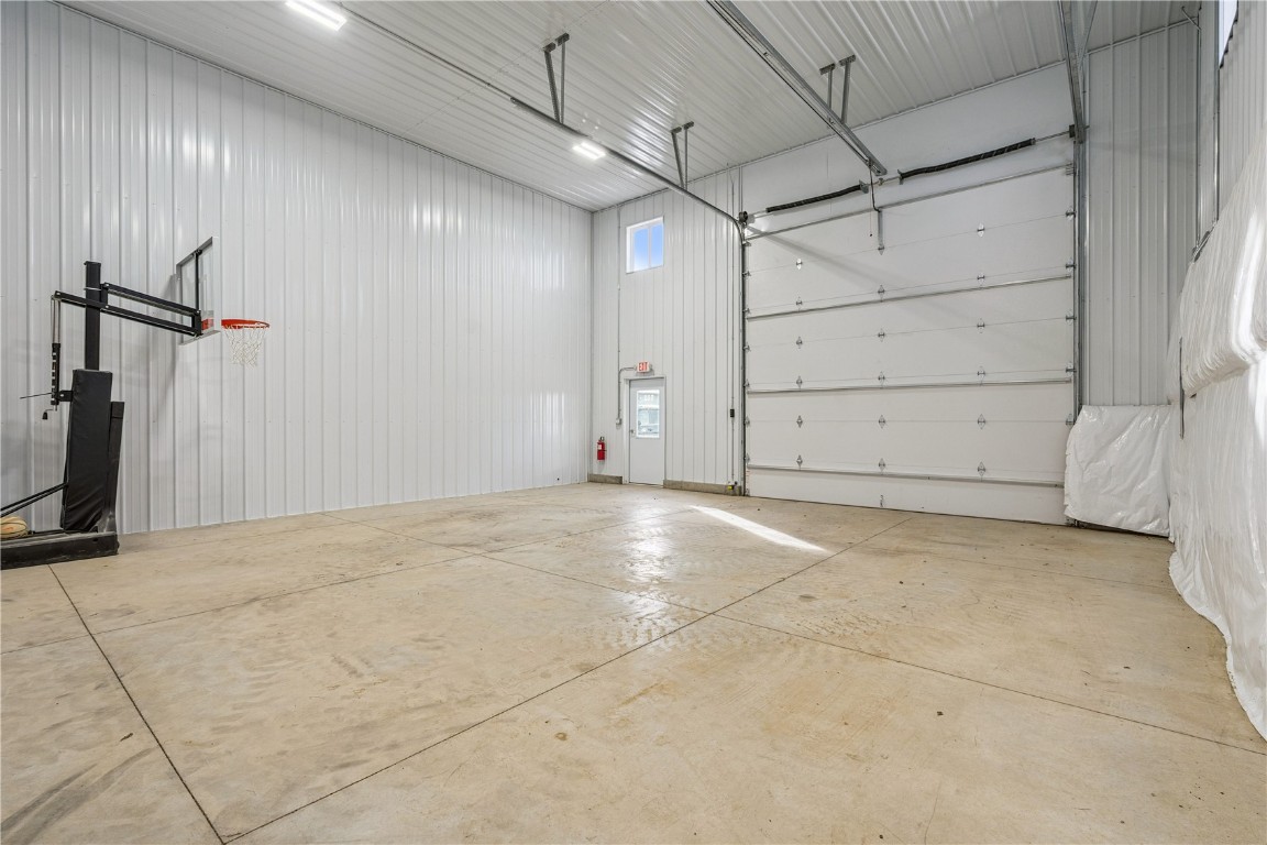 3230 N Center Point Road Robins IA 52328