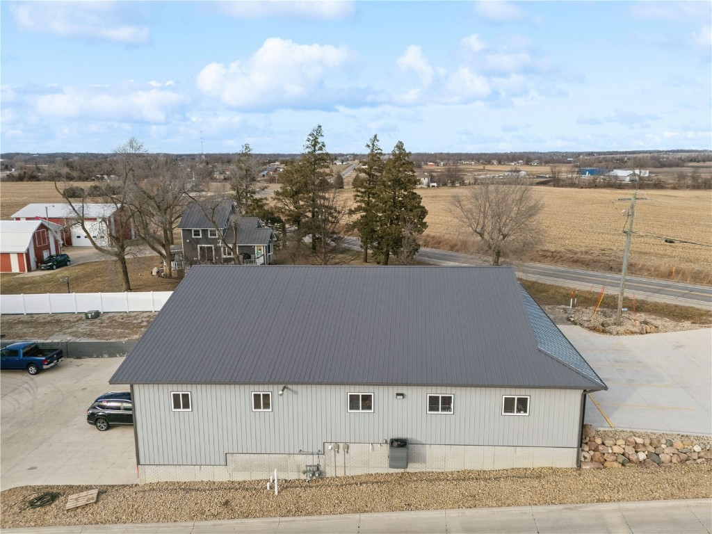 3230 N Center Point Road Robins IA 52328