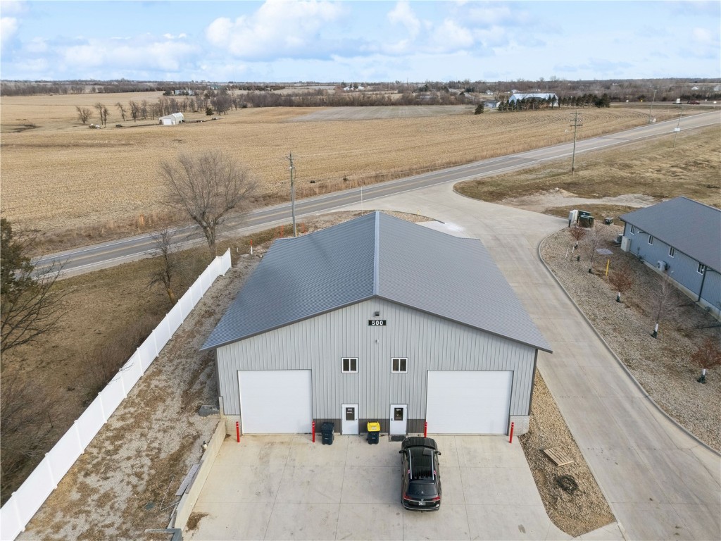 3230 N Center Point Road Robins IA 52328