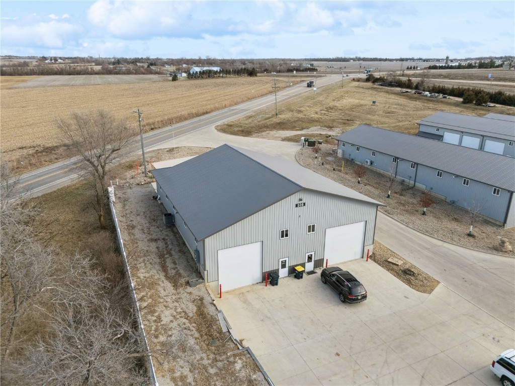 3230 N Center Point Road Robins IA 52328
