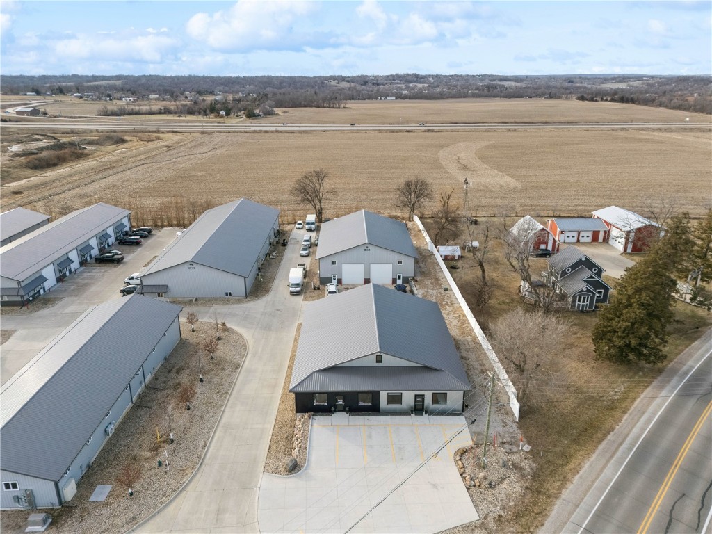 3230 N Center Point Road Robins IA 52328