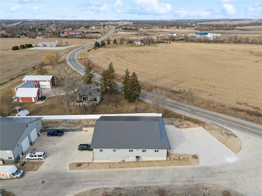3230 N Center Point Road Robins IA 52328