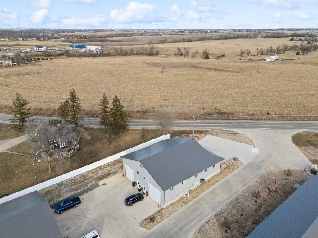 3230 N Center Point Road Robins IA 52328