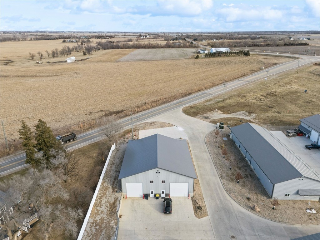 3230 N Center Point Road Robins IA 52328