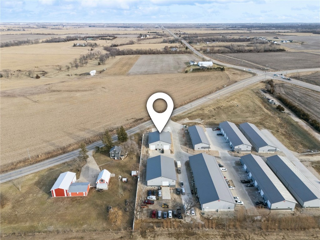3230 N Center Point Road Robins IA 52328
