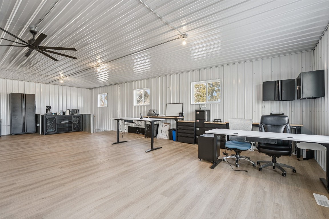 3230 N Center Point Road Robins IA 52328