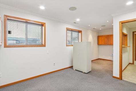 995 238th North Liberty IA 52317