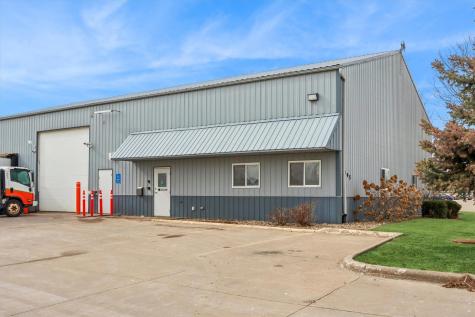 995 238th North Liberty IA 52317