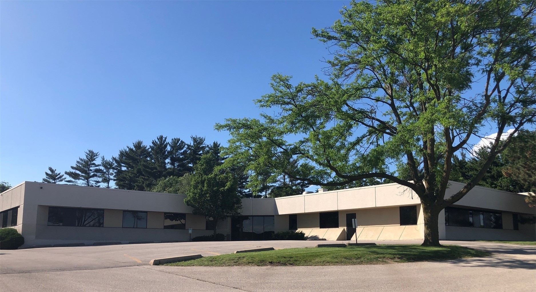 4080 1st Avenue NE Cedar Rapids IA 52402