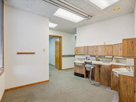 3900 River Ridge Dr NE A & B Cedar Rapids IA 52402