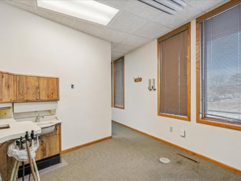 3900 River Ridge Dr NE A & B Cedar Rapids IA 52402
