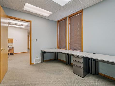 3900 River Ridge Dr NE A & B Cedar Rapids IA 52402