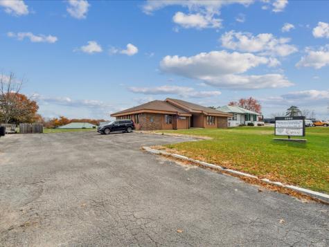 3900 River Ridge Dr NE A & B Cedar Rapids IA 52402