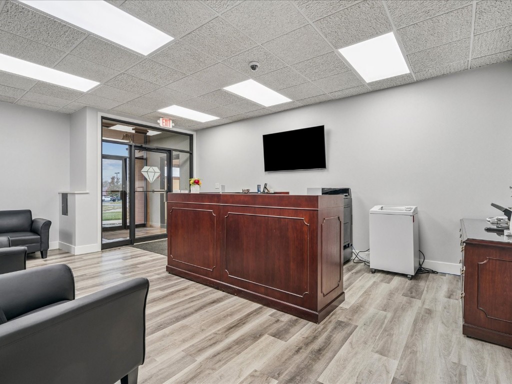 3900 River Ridge Dr NE A & B Cedar Rapids IA 52402