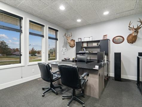 3900 River Ridge Dr NE A & B Cedar Rapids IA 52402
