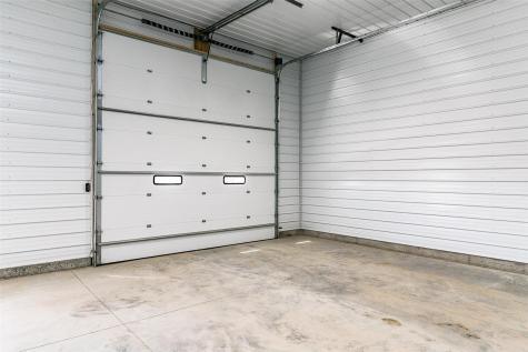 31 Dale Lee Drive Palo IA 52324