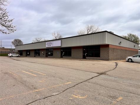 5313 N Park Place NE Cedar Rapids IA 52402
