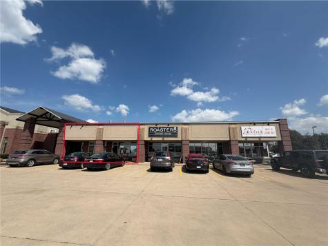 1061 N Center Point Road Hiawatha IA 52233