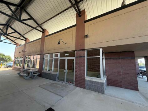 1061 N Center Point Road Hiawatha IA 52233