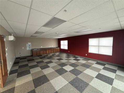 609 1st Avenue SW Cedar Rapids IA 52405