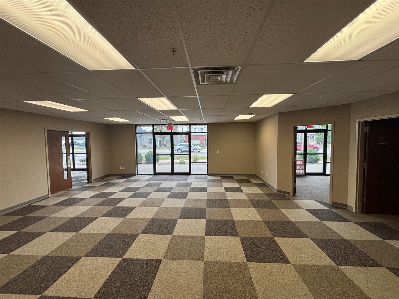 609 1st Avenue SW Cedar Rapids IA 52405