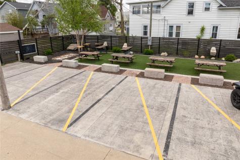 812 Ellis Boulevard NW Cedar Rapids IA 52405