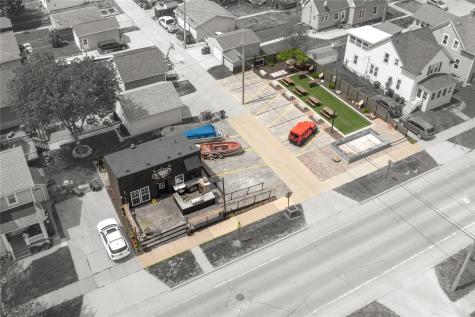 812 Ellis Boulevard NW Cedar Rapids IA 52405