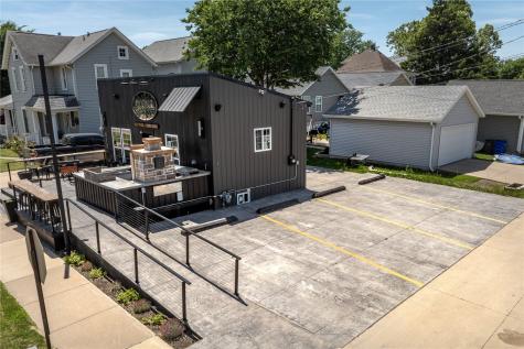 812 Ellis Boulevard NW Cedar Rapids IA 52405