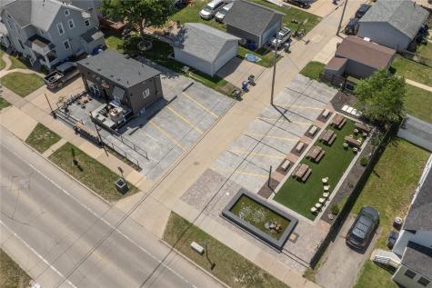 812 Ellis Boulevard NW Cedar Rapids IA 52405