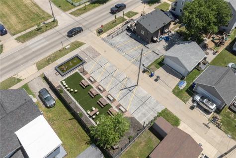 812 Ellis Boulevard NW Cedar Rapids IA 52405