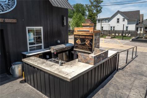 812 Ellis Boulevard NW Cedar Rapids IA 52405