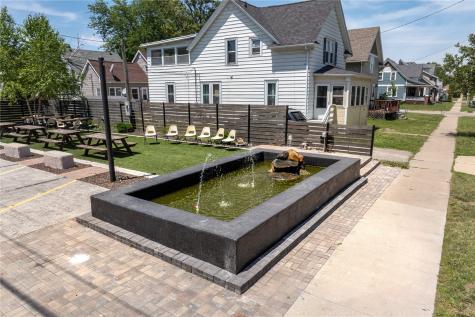 812 Ellis Boulevard NW Cedar Rapids IA 52405