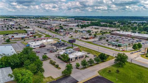 320 Collins Road NE Cedar Rapids IA 52402