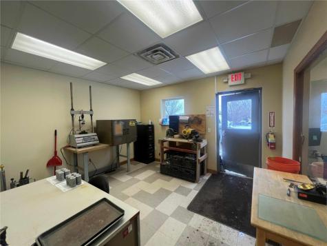 1901 16th Avenue SW Cedar Rapids IA 52404