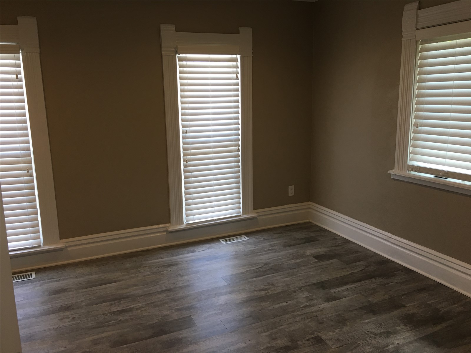 350 3rd Avenue SW Cedar Rapids IA 52404