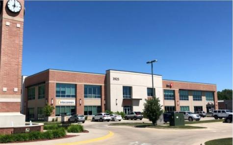3925 Fountains Boulevard NE Cedar Rapids IA 52411
