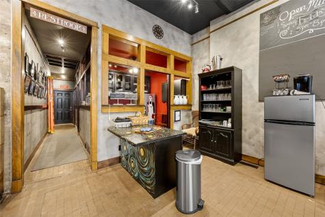 106 E Main Street Anamosa IA 52205
