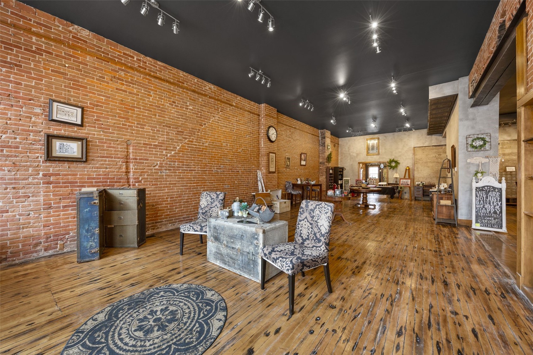 106 E Main Street Anamosa IA 52205