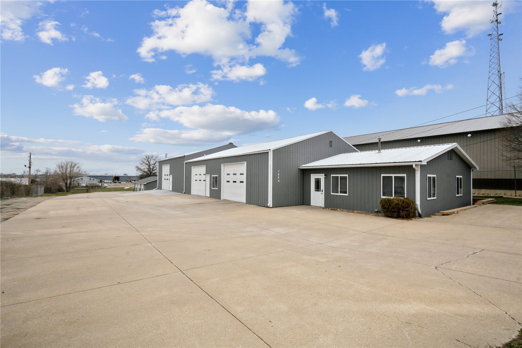 1620 West Post Road SW Cedar Rapids IA 52404
