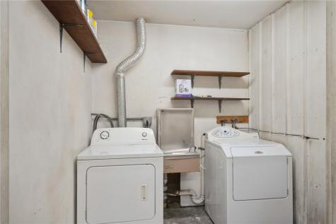 1620 West Post Road SW Cedar Rapids IA 52404