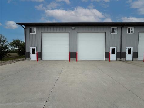 3230 N Center Point Road Robins IA 52302