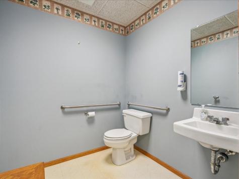 3900 River Ridge Dr NE #A Cedar Rapids IA 52402