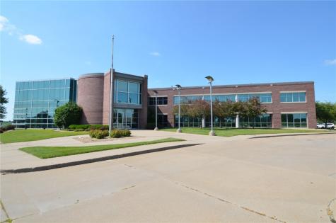 8710 Earhart Lane SW Cedar Rapids IA 52404