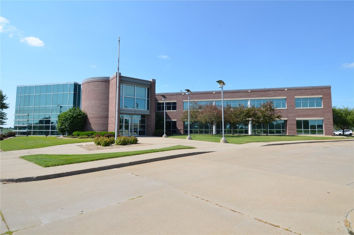 8710 Earhart Lane SW Cedar Rapids IA 52404