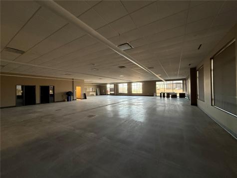 1450 N Center Point Road Hiawatha IA 52233